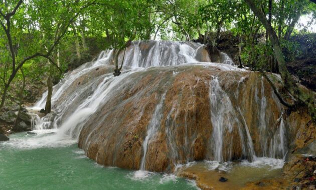 top 6+ daftar pilihan wisata air terjun terdekat dari daerah madura yang pesonanya sungguh menakjubkan