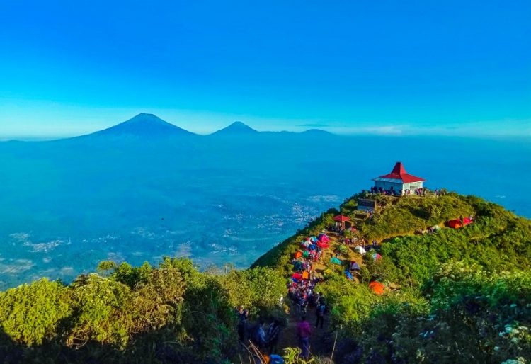 Top 6+ Jalur Pendakian Gunung Andong Paling Populer, Butuh Waktu 3 – 5 Jam!