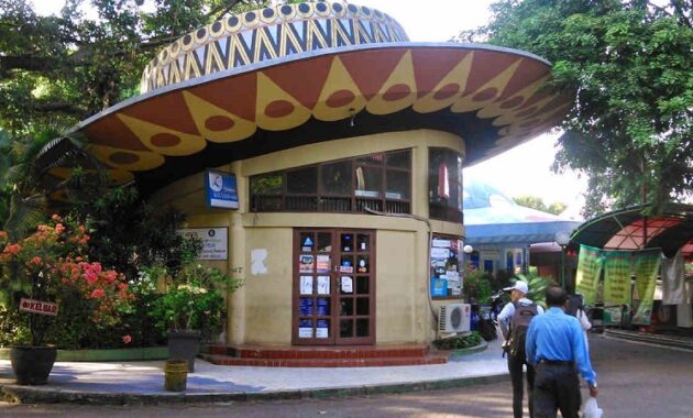 Top 7+ Alasan Mengapa Taman Topi Bogor Selalu Ramai Pengunjung Setiap Harinya