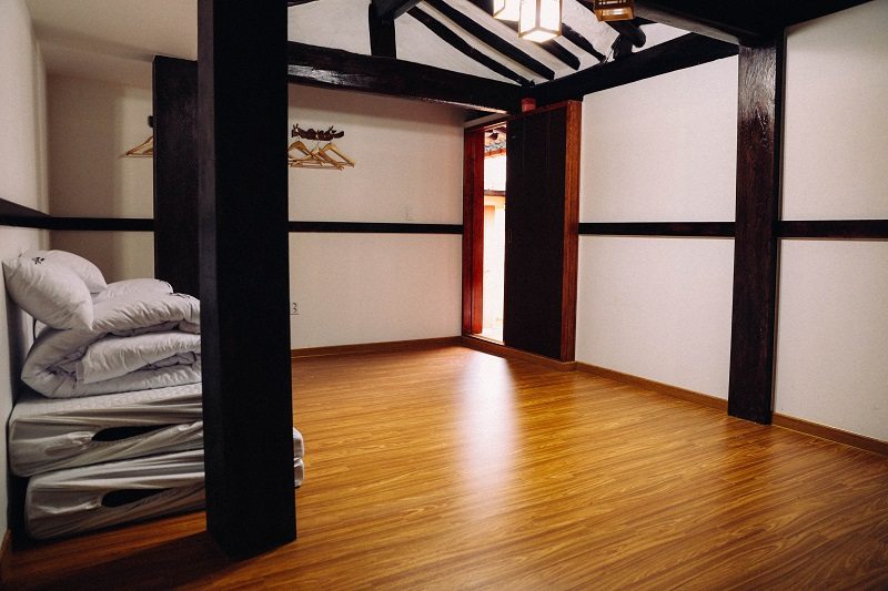 guesthouse murah di korsel, guesthouse murah di seoul, icos guesthouse, penginapan di seoul, penginapan hanok di seoul, penginapan murah di korea selatan, penginapan murah di seoul, top 7+ penginapan murah di seoul korsel terbaik, nginap seru di hanok!