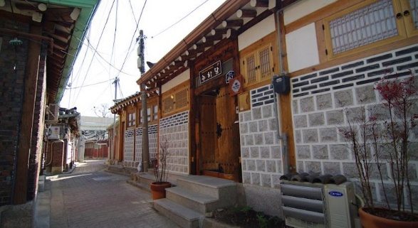 guesthouse murah di korsel, guesthouse murah di seoul, icos guesthouse, penginapan di seoul, penginapan hanok di seoul, penginapan murah di korea selatan, penginapan murah di seoul, top 7+ penginapan murah di seoul korsel terbaik, nginap seru di hanok!