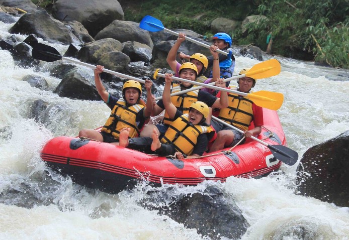 Top 7+ Tempat Rafting Terbaik di Bandung, Rasakan Sensasi Menantang