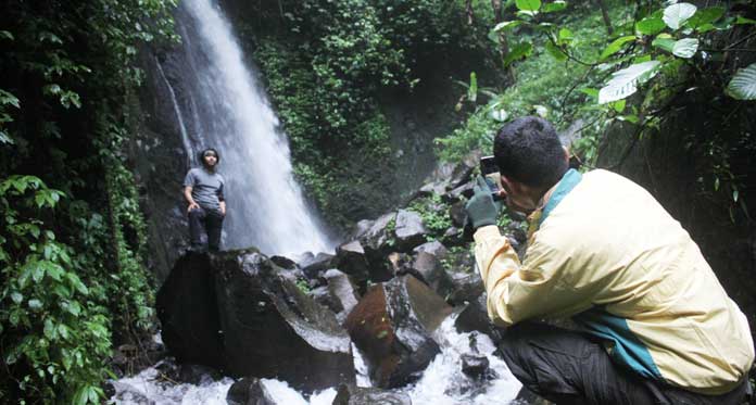air terjun di cirebon, curug di cirebon, curug di cirebon dan sekitar, curug di dekat cirebon, curug indah di cirebon, curug terdekat dari cirebon, wisata air terjun di cirebon, wisata curug di cirebon, top 8+ curug di cirebon dan sekitar terdekat yang terbaik & terhits dikunjungi