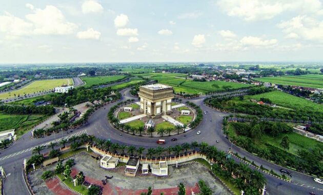 transformasi kota kediri dari sejak tempo dulu hingga masa kini, simak ulasan berikut ini!