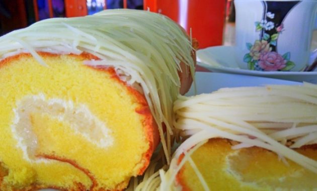 traveling ke samarinda? ini dia 10 pilihan oleh-oleh yang wajib dibawa pulang
