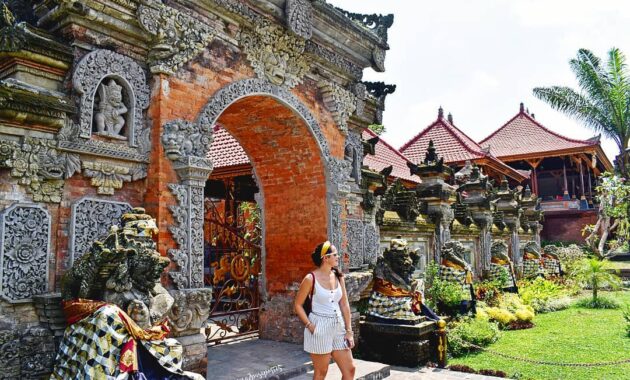 ubud palace bali