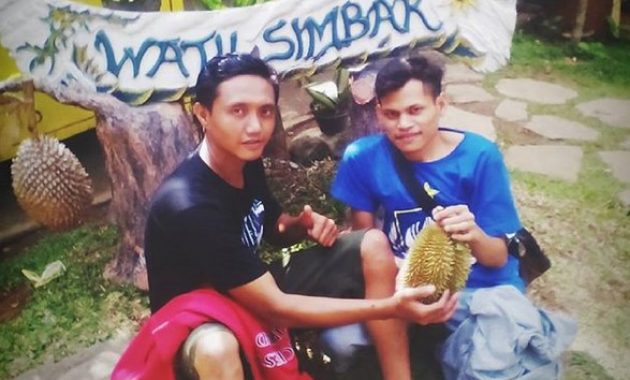 variatifnya berbagai macam durian di lokasi wisata watu simbar semarang