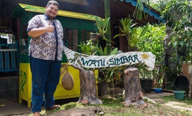 variatifnya berbagai macam durian di lokasi wisata watu simbar semarang