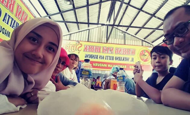 warung bebek sinjay yang hits kini hadir di bandung