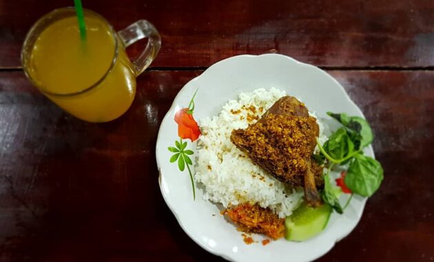 warung bebek sinjay yang hits kini hadir di bandung