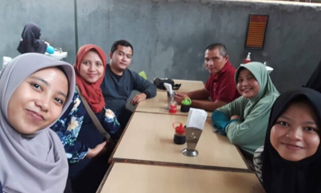 warung bebek sinjay yang hits kini hadir di bandung