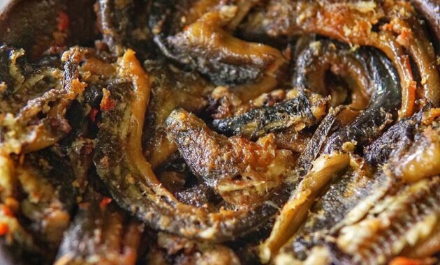 Warung Iwak Wader Dermaga Kediri, Kuliner Pinggir Kali Yang Bikin Nagih