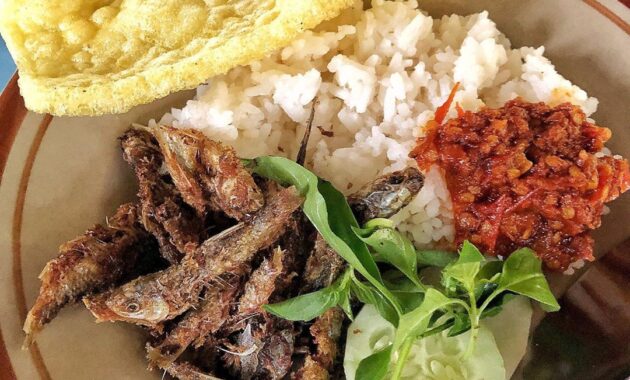 warung iwak wader dermaga kediri, kuliner pinggir kali yang bikin nagih, Daftar Harga Menu, Daftar Harga Minuman, Jalan Menuju Lokasi, Fasilitas, Keistimewaan 