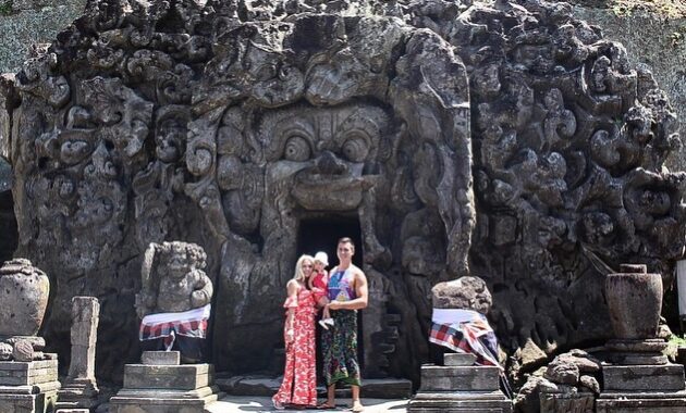 Wisata Goa Gajah Ubud Gianyar Bali