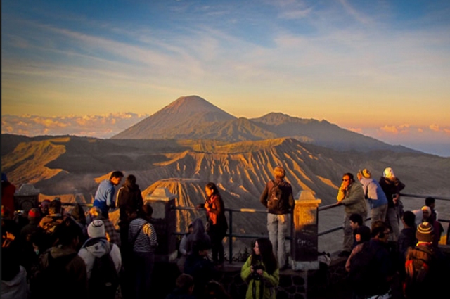 Wisata Gunung Bromo: Harga Tiket, Fasilitas, Daya Tarik, Kegiatan Seru dll