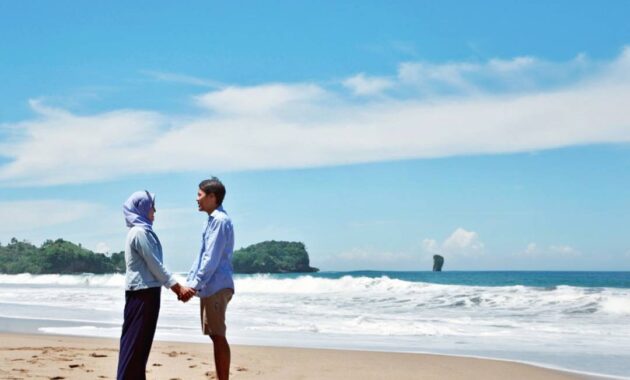 wisata pantai bajul mati malang jawa timur