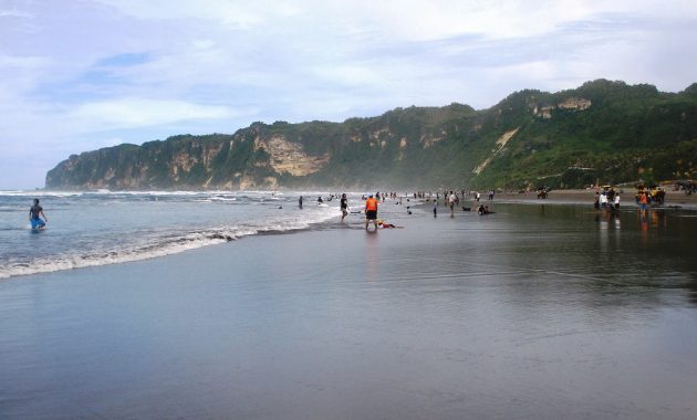 wisata pantai parangtritis jogja yang mudah dijangkau, apakah sudah dibuka atau tutup hari ini?