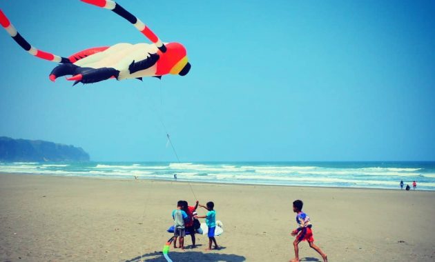 wisata pantai parangtritis jogja yang mudah dijangkau, apakah sudah dibuka atau tutup hari ini?