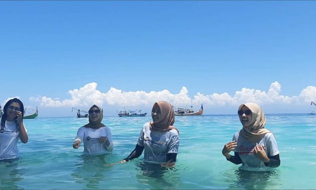 Wisata Teluk Biru