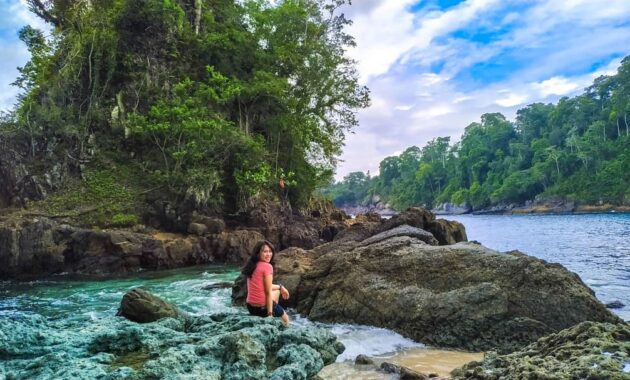 wisata teluk ijo, Diperbincangkan, Keindahan Potensi, Jalan Menuju Lokasi, Buka Jam Berapa, Harga Tiket Masuk