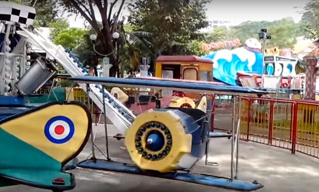 wonderia semarang apakah ditutup?, Wonderia Ditutup?, Kursi Semen, Harga Tiket Masuk , Alasan Dibalik Penutupan , Alternatif Wisata di Semarang