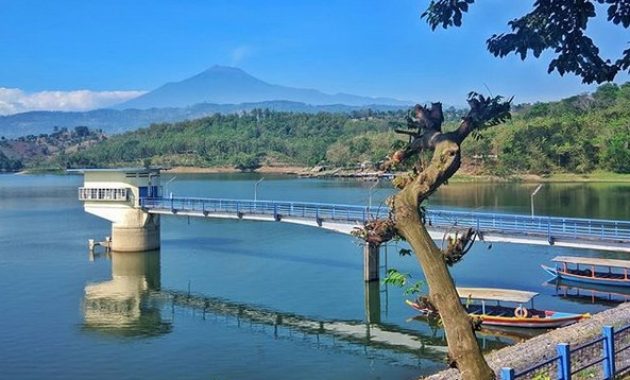 wow! indahnya pesona alam waduk cacaban tegal yang menyimpan kisah mistis