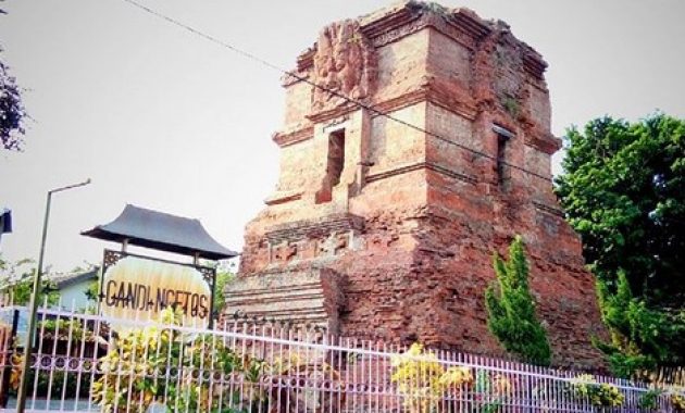 yuk berkunjung ke makam raja tersohor majapahit di candi ngetos kabupaten nganjuk