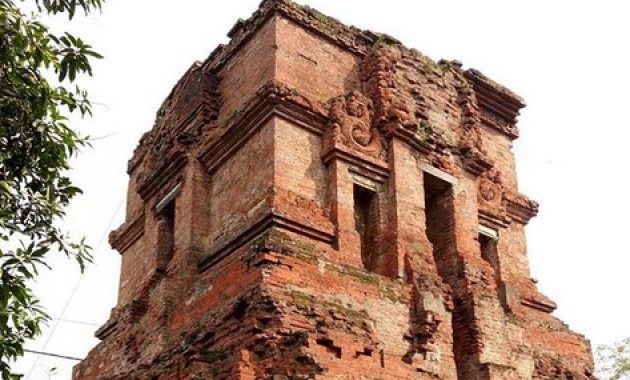 yuk berkunjung ke makam raja tersohor majapahit di candi ngetos kabupaten nganjuk