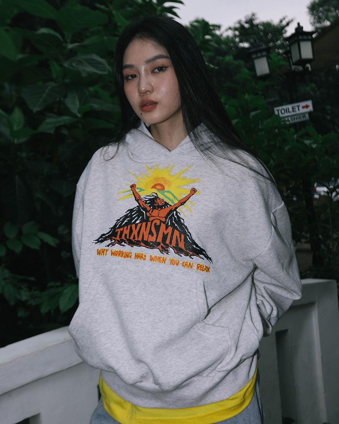 5 rekomendasi hoodie brand lokal yang cocok untuk cewek, 1. Cotton Supply, 2. Erigo, 3. FILLINGSTREET, 4. Thanksinsomnia, 5. Verticalgoods