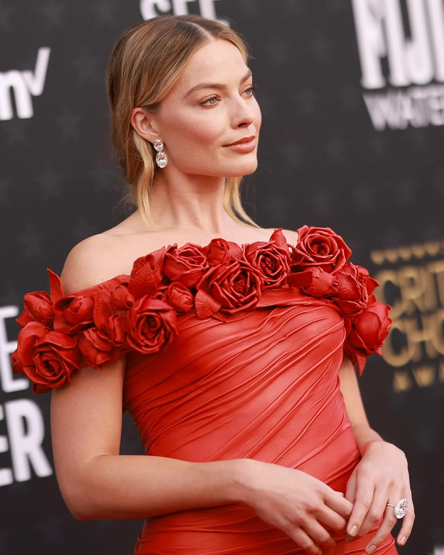 7 model anting berlian yang sering dipakai seleb hollywood, fancy!, 1. Anting-anting berlian ‘Crawler’, 2. Anting-anting berlian ‘Drop’, 3. Anting-anting berlian ‘Stud’, 4. Anting-anting berlian ‘Chandelier’, 5. Anting-anting berlian ‘Hoop’ , 6. Anting-anting berlian ‘Dangling’ , 7. Anting-anting berlian ‘Lock’ 