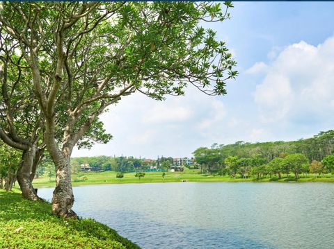 Danau BSB Semarang, 1. Pantai Mangunharjo, 2. Brown Canyon, 3. Danau BSB, 4. Taman Tabanas Bukit Gombel, 5. Taman Willis, 6. Taman Bridge Fountain Semarang, 7. Taman Tirto Agung