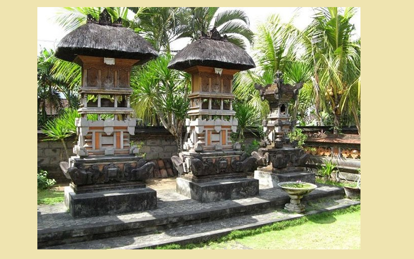 9 nama rumah adat bali yang penuh filosofi ini akan membuatmu takjub, 1. Bale Manten, 2. Bale Sekapat, 3. Klumpu Jineng, 4. Bale Dauh, 5. Pura Keluarga, 6. Bale Gede, 7. Angkul-angkul, 8. Aling-aling, 9. Pawaregan