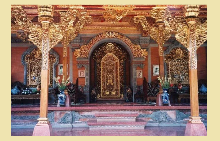 9 nama rumah adat bali yang penuh filosofi ini akan membuatmu takjub, 1. Bale Manten, 2. Bale Sekapat, 3. Klumpu Jineng, 4. Bale Dauh, 5. Pura Keluarga, 6. Bale Gede, 7. Angkul-angkul, 8. Aling-aling, 9. Pawaregan