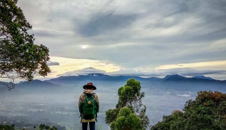 cari pemandangan city light di bandung? ini dia 7 tempat wisata malam city light bandung terbaik