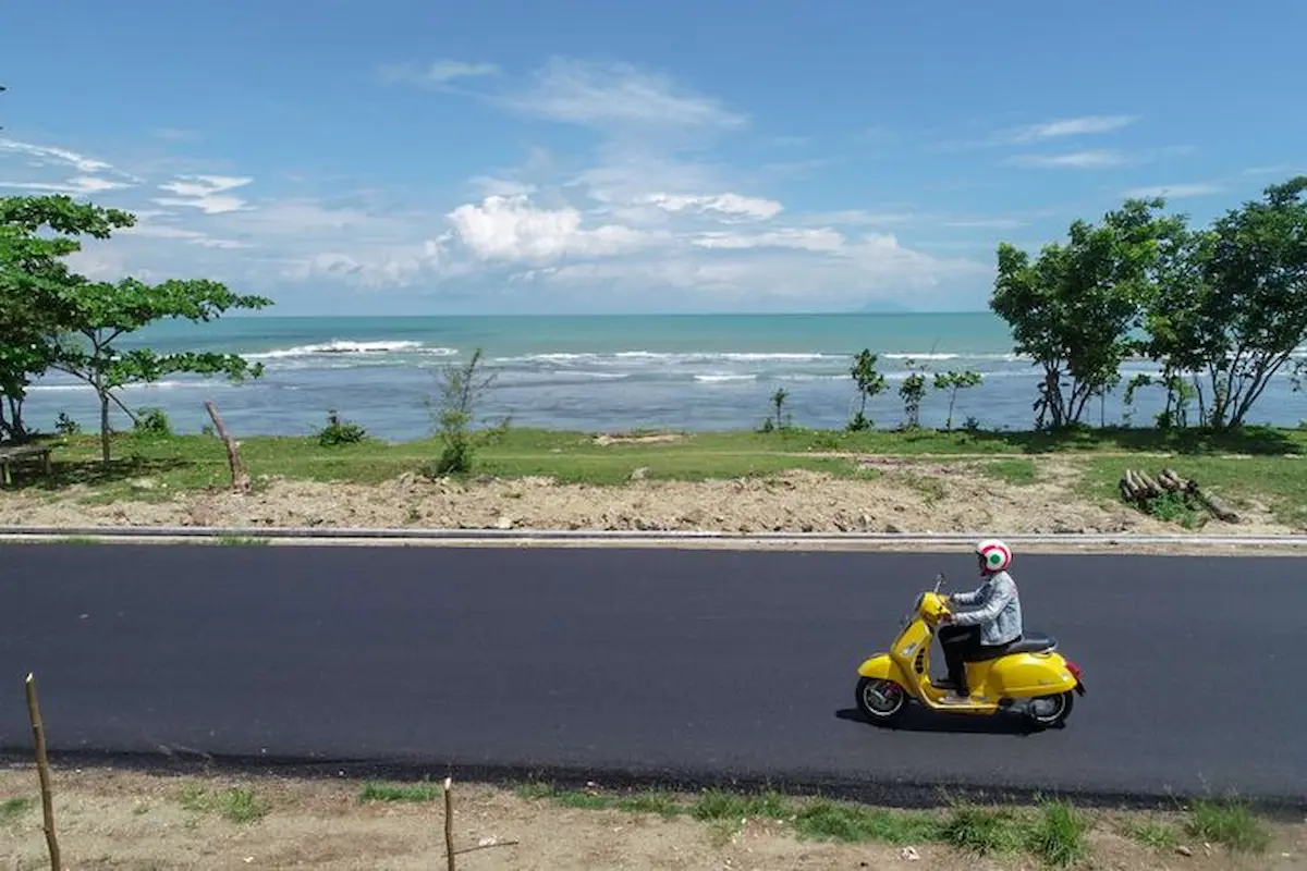 daya tarik pantai anyer carita, ini dia rute dan htm-nya!
