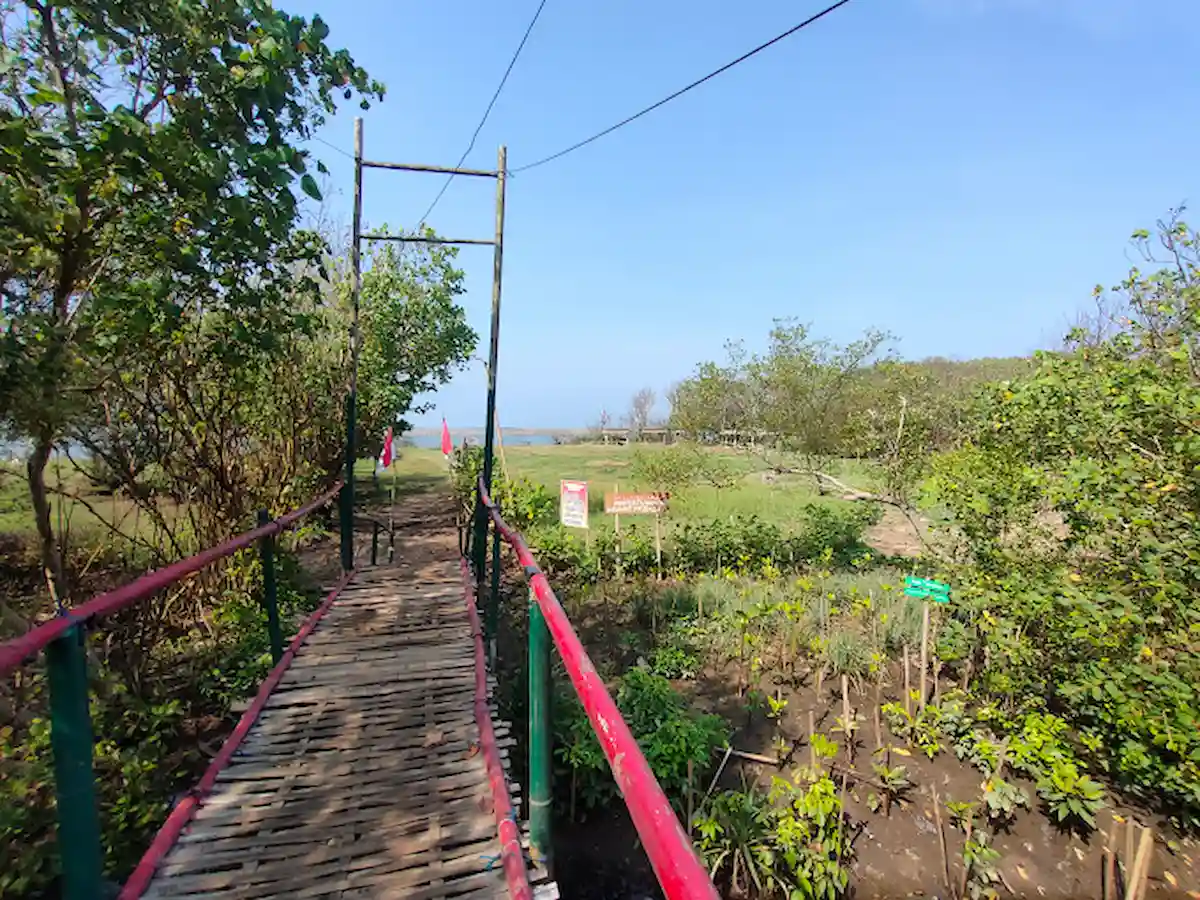 daya tarik pantai baros, ini dia rute dan htm-nya!
