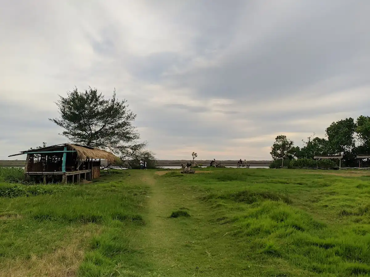 daya tarik pantai baros, ini dia rute dan htm-nya!