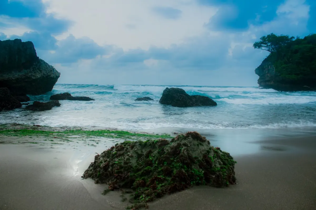 daya tarik pantai madasari, ini dia rute dan htm-nya