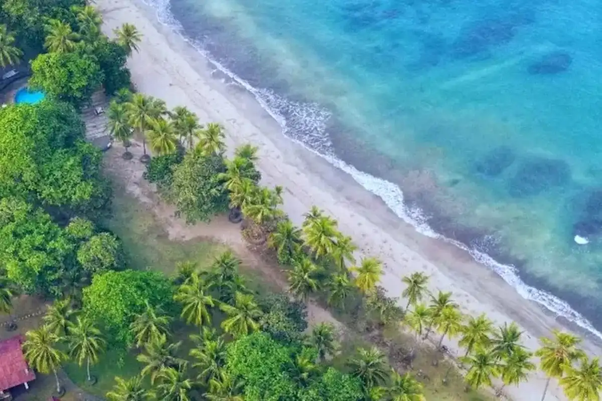 daya tarik pantai marbella, ini dia rute dan htm-nya