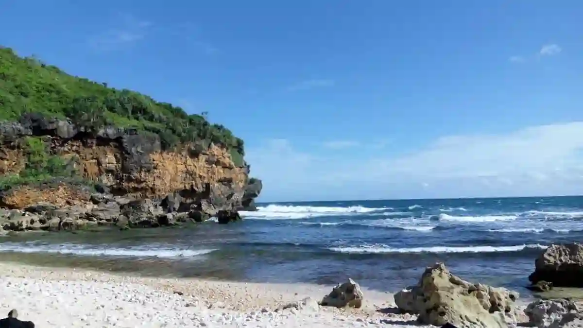 Daya Tarik Pantai Ngeden, Ini Dia Rute dan HTM-nya!