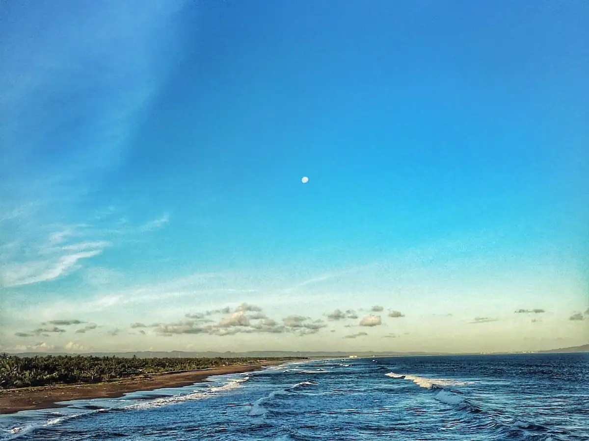daya tarik pantai pangandaran batu hiu, ini dia rute dan htm-nya!