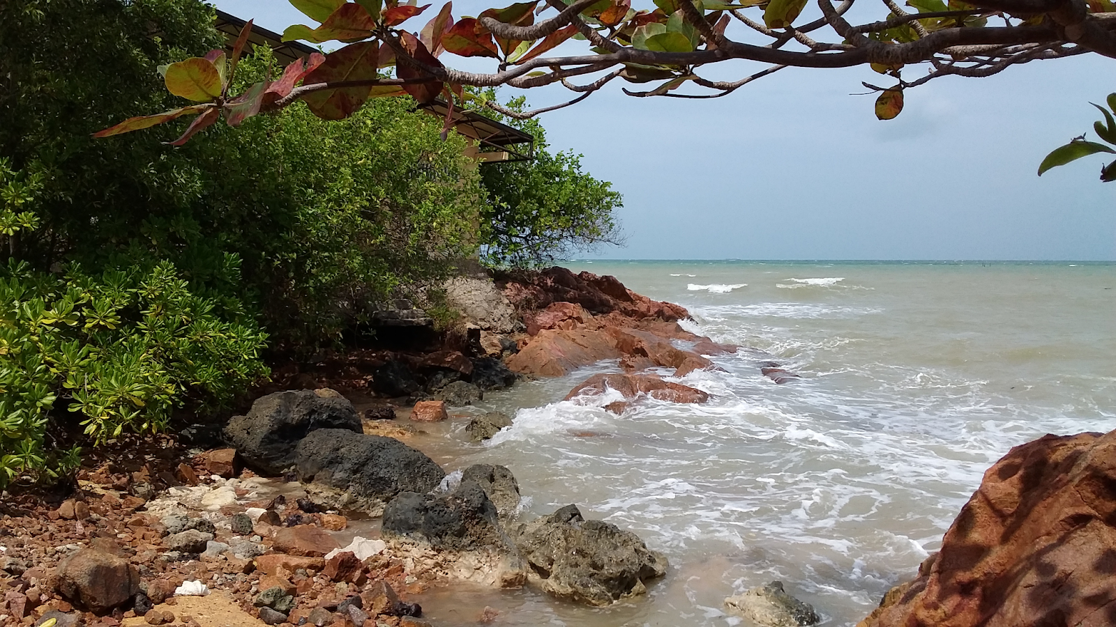 daya tarik pantai sekilak, ini dia rute dan htm-nya!