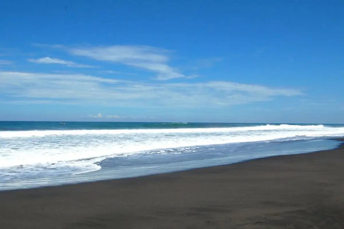daya tarik pantai trisik jogja, ini dia rute dan htm-nya!