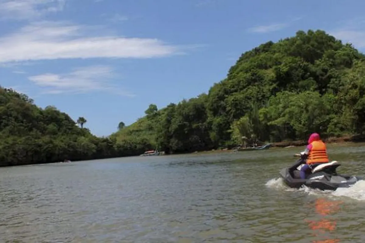 daya tarik pantai ungapan, ini dia rute dan htm-nya!