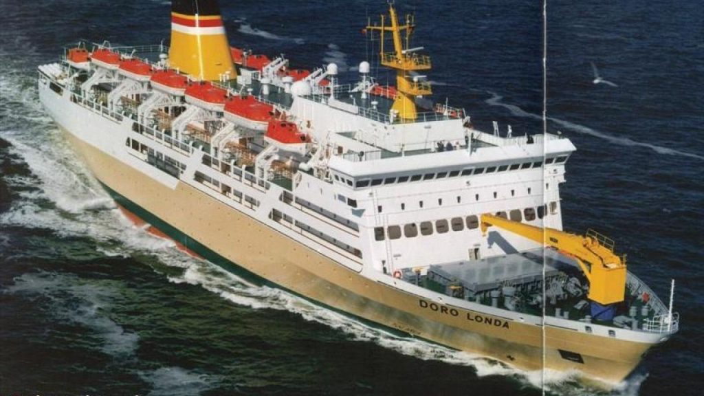 jakarta, kapal laut, makassar, sulawesi selatan, travel, informasi daftar harga tiket kapal laut jakarta makassar, Makassar, Sekilas Tentang PT.PELNI, Rute Kapal Laut Jakarta Makassar, Harga Tiket Kapal Laut Jakarta Makassar, Kontak