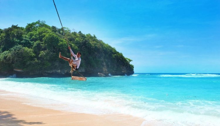 kangen main di pantai? ini dia 7 pantai tercantik di malang yang wajib kamu kunjungi!