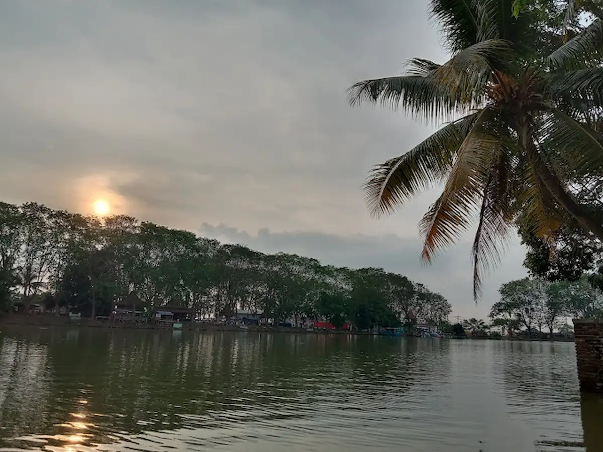 liburan? yuk, kunjungi 30 tempat wisata di banten ini!