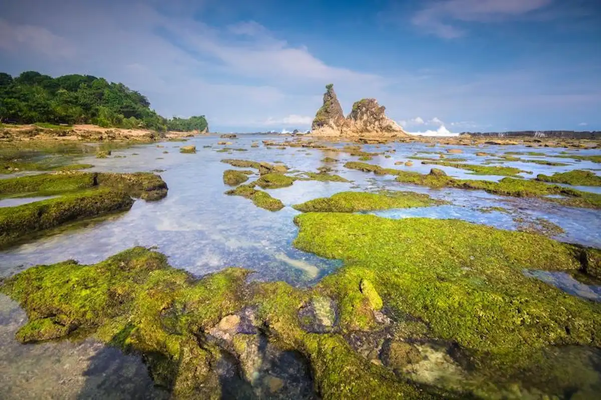 liburan? yuk, kunjungi 30 tempat wisata di banten ini!