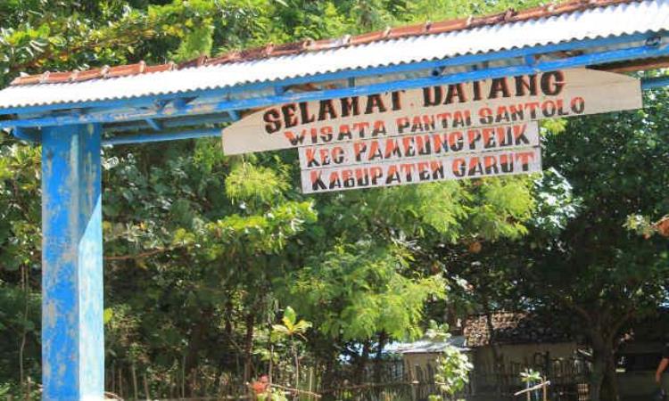 mengintip keindahan pantai santolo, salah satu pantai terindah di jawa barat!, Sejarah Pantai Santolo, Daya Tarik Pantai Santolo, Aktivitas di Pantai Santolo, Tiket Masuk