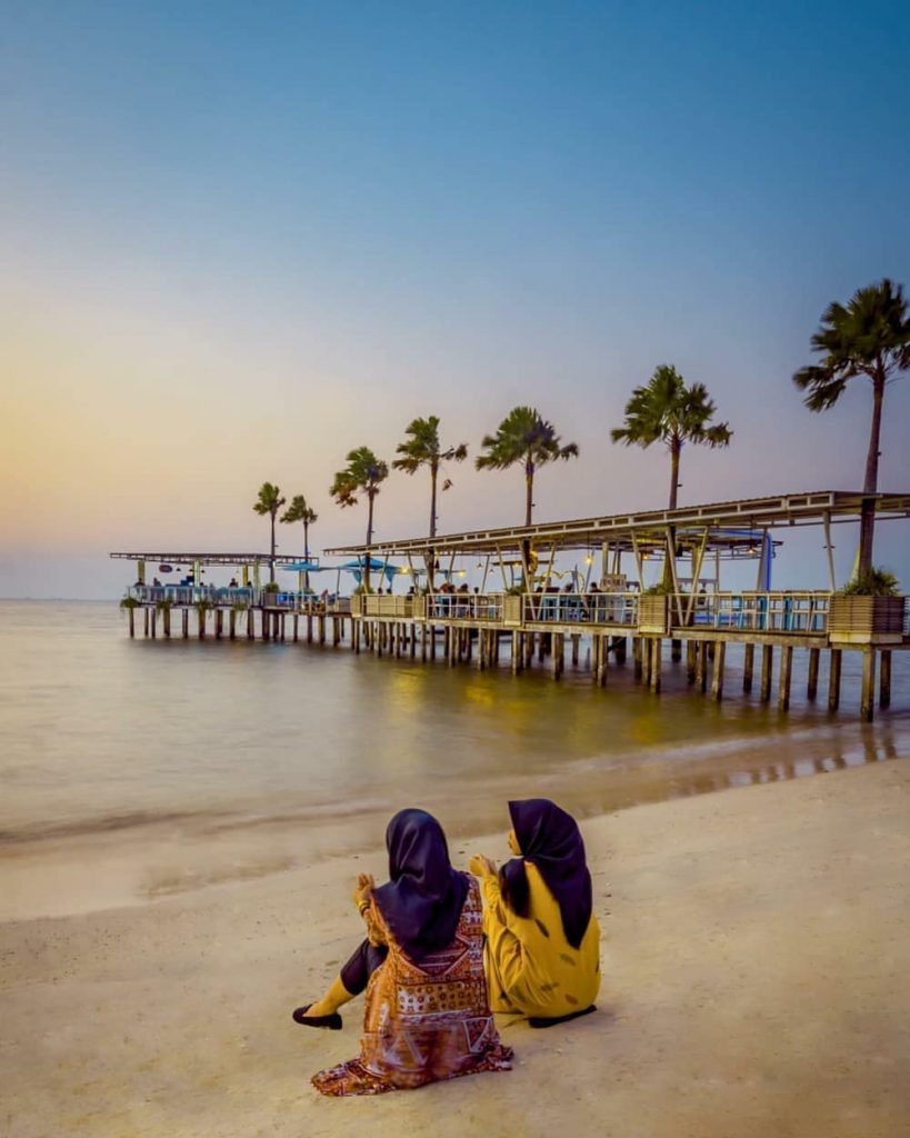 Menikmati Keindahan Alam Di Pantai Teluk Awur Jepara